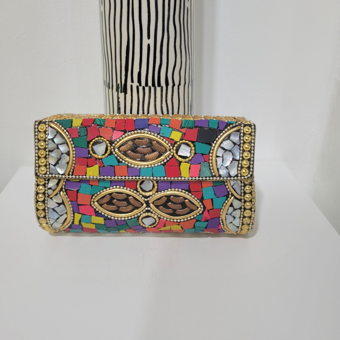 Mosaic Artistry Clutch: Timeless Elegance